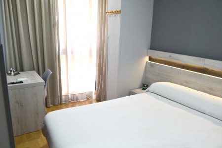 habitación-básica-uso-único-hotel-salón-alda-oviedo