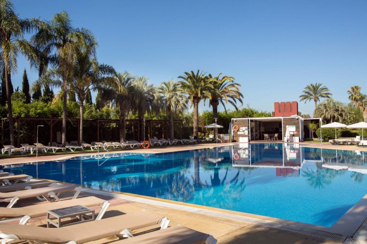 piscina-silken-hotel-seville