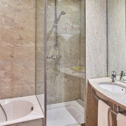 bathroom-comfort-silken-puerta-madrid