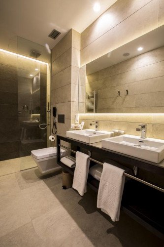 bathroom-vincci-mercat-hotel-valencia