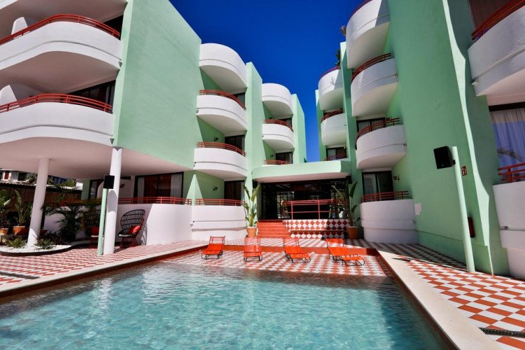 edificio-piscina-concepto-hotel-cubanito-ibiza