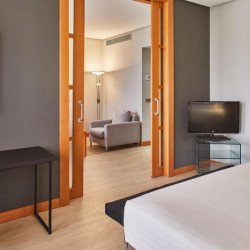 suite-salon-hotel-puerta-madrid