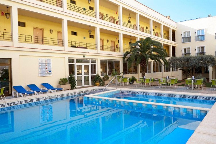 coliving-hotel-castellon-delgolf-piscina