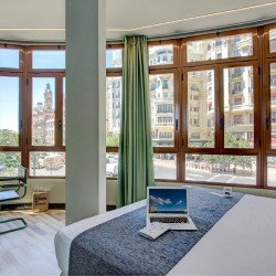 room-casual-hotel-valencia-coliving-cine-1