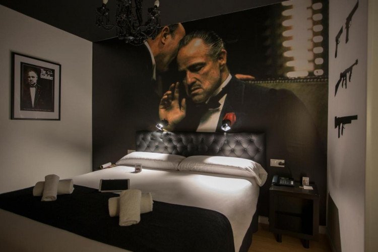 room-casual-hotel-valencia-coliving-cine