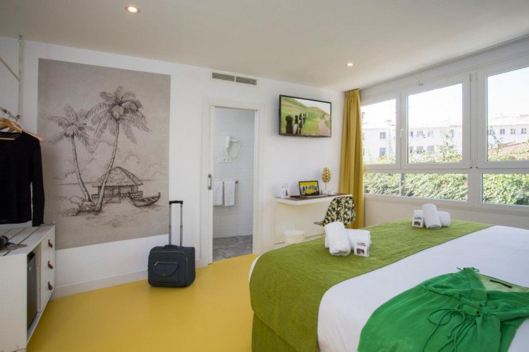 room2-casual-del-mal-hotel-coliving-malaga